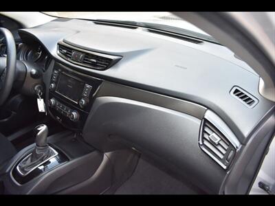 2019 Nissan Rogue Sport S   - Photo 34 - Mesa, AZ 85201