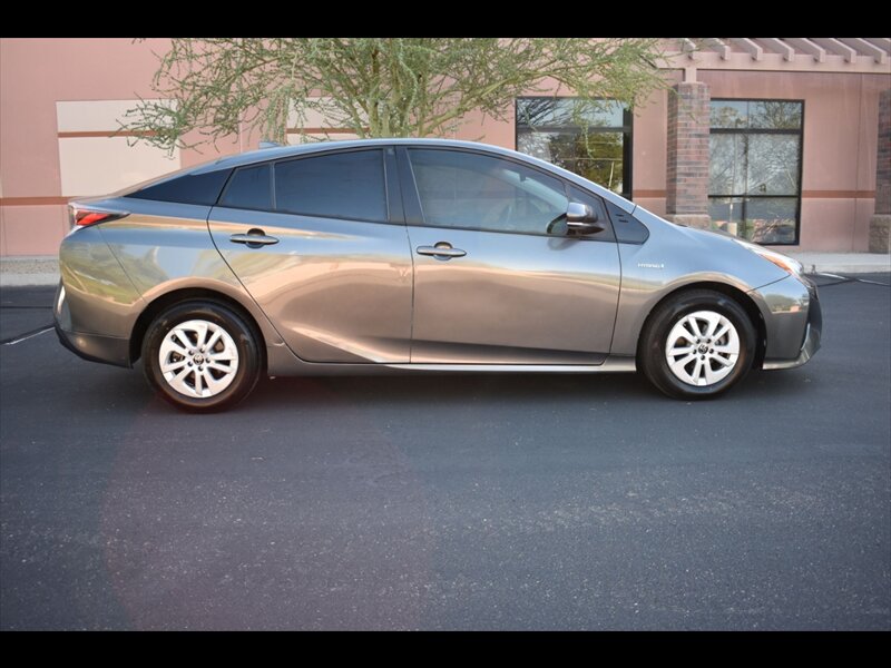 2017 Toyota Prius Two   - Photo 1 - Mesa, AZ 85201