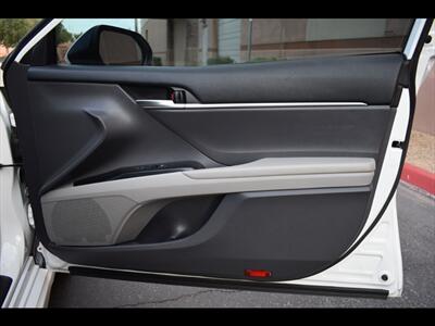 2020 Toyota Camry SE   - Photo 33 - Mesa, AZ 85201