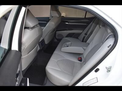 2020 Toyota Camry SE   - Photo 19 - Mesa, AZ 85201