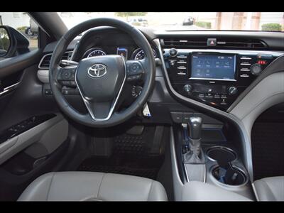 2020 Toyota Camry SE   - Photo 28 - Mesa, AZ 85201