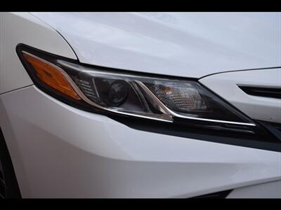 2020 Toyota Camry SE   - Photo 42 - Mesa, AZ 85201