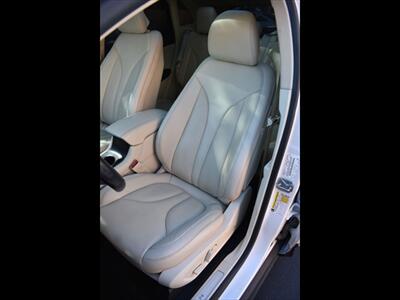 2015 Lincoln MKC   - Photo 17 - Mesa, AZ 85201