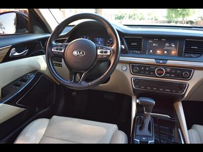 2017 Kia Cadenza Premium   - Photo 29 - Mesa, AZ 85201