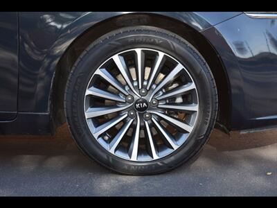 2017 Kia Cadenza Premium   - Photo 37 - Mesa, AZ 85201