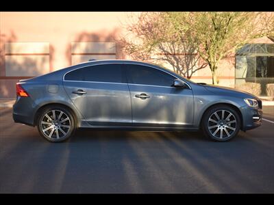 2017 Volvo S60 T5 Inscription Platinum   - Photo 1 - Mesa, AZ 85201