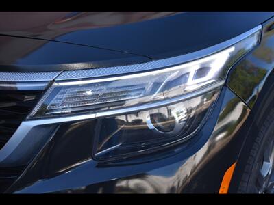 2022 Kia Seltos S   - Photo 43 - Mesa, AZ 85201