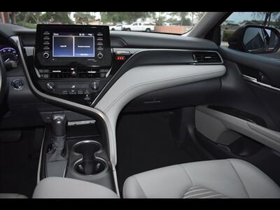 2021 Toyota Camry SE   - Photo 29 - Mesa, AZ 85201