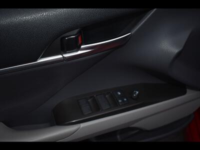 2021 Toyota Camry SE   - Photo 18 - Mesa, AZ 85201