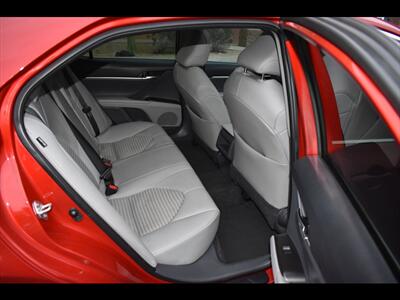 2021 Toyota Camry SE   - Photo 25 - Mesa, AZ 85201