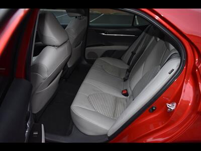 2021 Toyota Camry SE   - Photo 19 - Mesa, AZ 85201