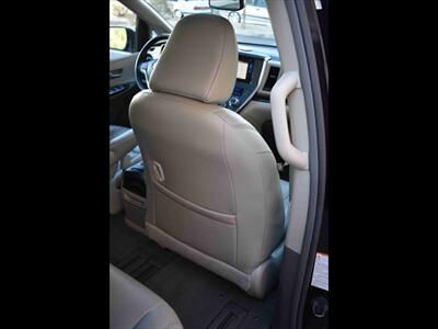 2015 Toyota Sienna XLE 7-Passenger Auto Access Seat   - Photo 31 - Mesa, AZ 85201