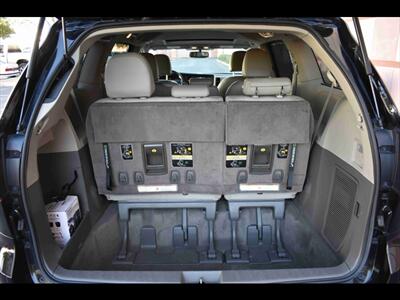 2015 Toyota Sienna XLE 7-Passenger Auto Access Seat   - Photo 27 - Mesa, AZ 85201