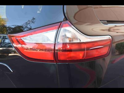 2015 Toyota Sienna XLE 7-Passenger Auto Access Seat   - Photo 47 - Mesa, AZ 85201