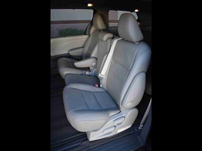 2015 Toyota Sienna XLE 7-Passenger Auto Access Seat   - Photo 21 - Mesa, AZ 85201