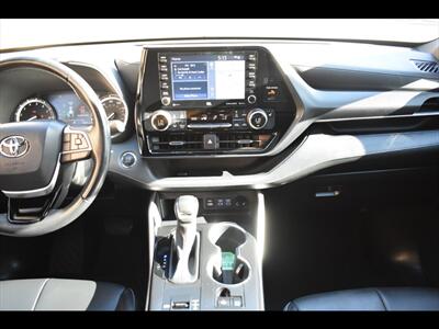 2022 Toyota Highlander XSE   - Photo 17 - Mesa, AZ 85201