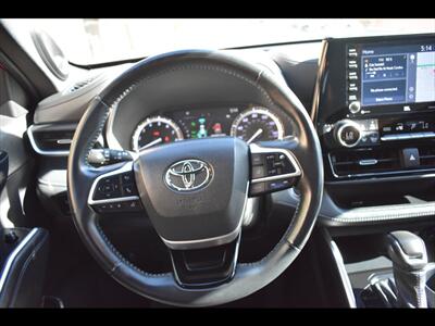 2022 Toyota Highlander XSE   - Photo 15 - Mesa, AZ 85201