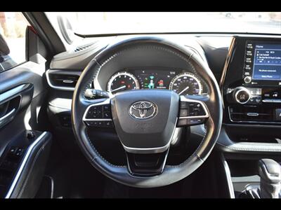 2022 Toyota Highlander XSE   - Photo 16 - Mesa, AZ 85201