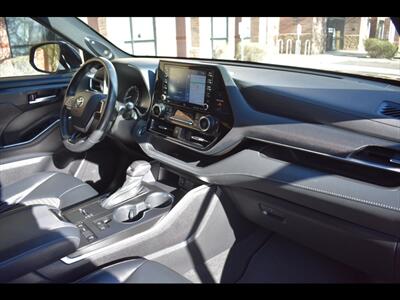 2022 Toyota Highlander XSE   - Photo 36 - Mesa, AZ 85201