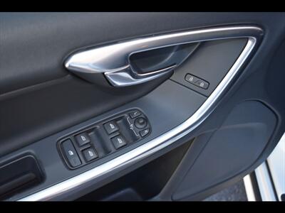 2017 Volvo V60 Cross Country T5 Premier   - Photo 18 - Mesa, AZ 85201
