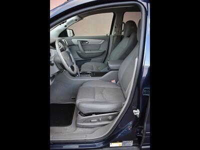 2017 Chevrolet Traverse LT   - Photo 15 - Mesa, AZ 85201