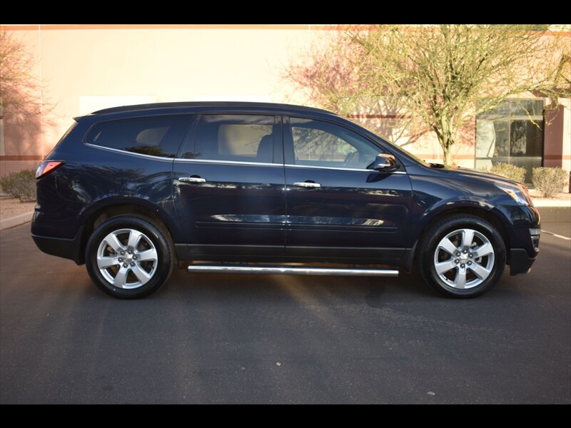 2017 Chevrolet Traverse LT   - Photo 1 - Mesa, AZ 85201