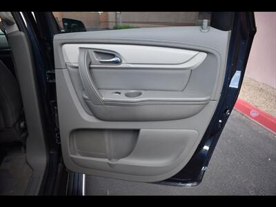 2017 Chevrolet Traverse LT   - Photo 28 - Mesa, AZ 85201