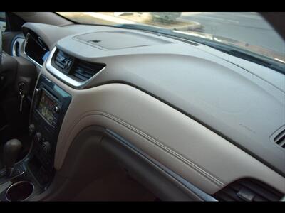 2017 Chevrolet Traverse LT   - Photo 38 - Mesa, AZ 85201