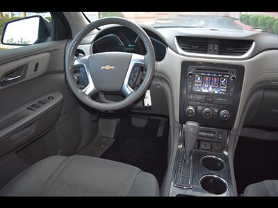 2017 Chevrolet Traverse LT   - Photo 31 - Mesa, AZ 85201