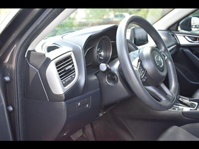 2018 Mazda Mazda3 Sport   - Photo 15 - Mesa, AZ 85201