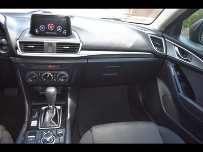2018 Mazda Mazda3 Sport   - Photo 30 - Mesa, AZ 85201