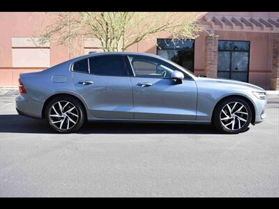 2019 Volvo S60 T5 Momentum Sedan