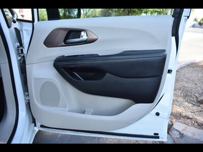 2022 Chrysler Voyager LX   - Photo 34 - Mesa, AZ 85201
