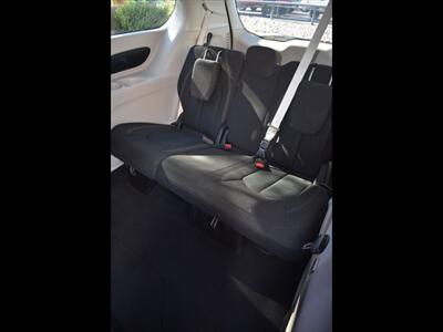 2022 Chrysler Voyager LX   - Photo 25 - Mesa, AZ 85201