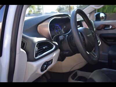 2022 Chrysler Voyager LX   - Photo 15 - Mesa, AZ 85201