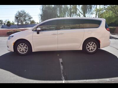 2022 Chrysler Voyager LX   - Photo 4 - Mesa, AZ 85201