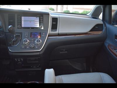 2018 Toyota Sienna Limited Premium 7-Passeng - Photo 34 - Mesa, AZ 85201