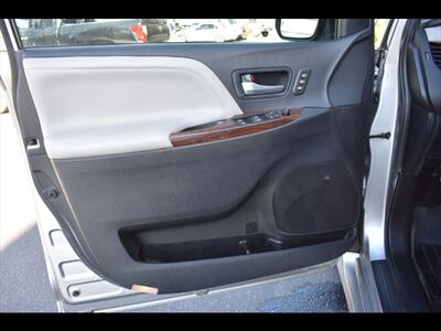 2018 Toyota Sienna Limited Premium 7-Passeng - Photo 18 - Mesa, AZ 85201