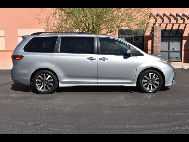2018 Toyota Sienna Limited Premium 7-Passeng   - Photo 1 - Mesa, AZ 85201