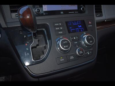 2018 Toyota Sienna Limited Premium 7-Passeng - Photo 12 - Mesa, AZ 85201