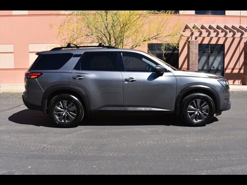 2022 Nissan Pathfinder SV   - Photo 1 - Mesa, AZ 85201