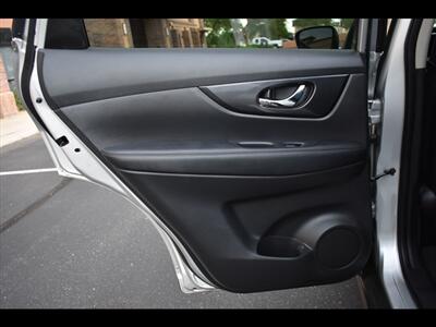 2017 Nissan Rogue SV   - Photo 22 - Mesa, AZ 85201