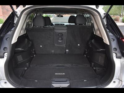 2017 Nissan Rogue SV   - Photo 25 - Mesa, AZ 85201