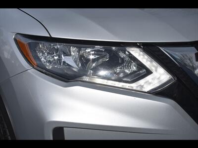2017 Nissan Rogue SV   - Photo 43 - Mesa, AZ 85201