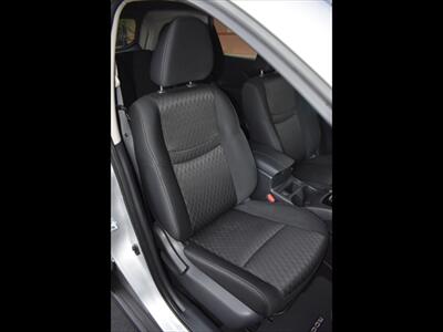 2017 Nissan Rogue SV   - Photo 33 - Mesa, AZ 85201