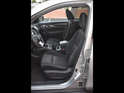 2017 Nissan Rogue SV   - Photo 16 - Mesa, AZ 85201