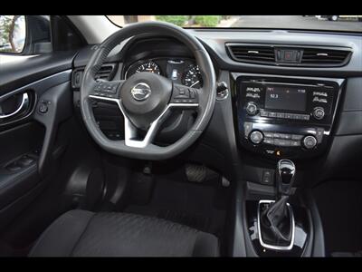 2017 Nissan Rogue SV   - Photo 29 - Mesa, AZ 85201