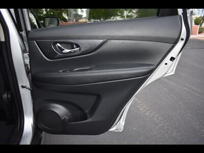 2017 Nissan Rogue SV   - Photo 28 - Mesa, AZ 85201