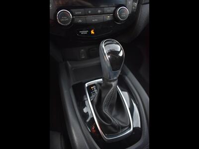 2017 Nissan Rogue SV   - Photo 12 - Mesa, AZ 85201