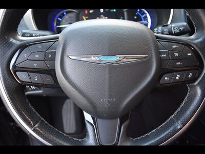 2020 Chrysler Pacifica Hybrid Limited   - Photo 14 - Mesa, AZ 85201